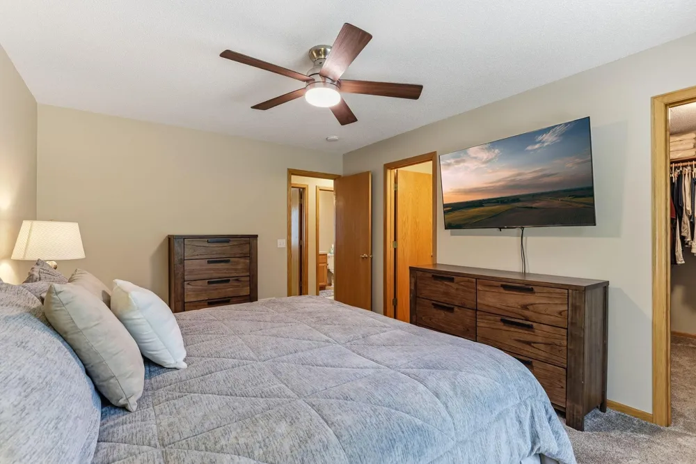7580 Newbury Road Woodbury, MN 55125