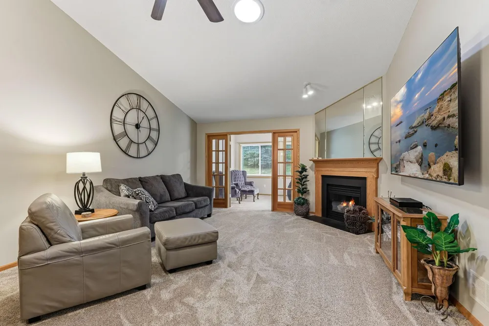 7580 Newbury Road Woodbury, MN 55125