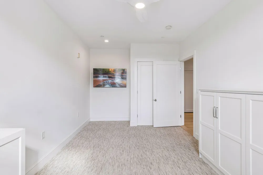 301 Kenwood Parkway #502 Minneapolis, MN 55403