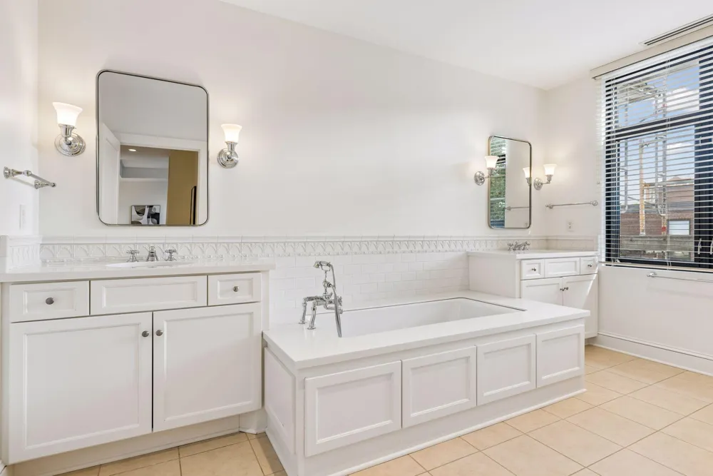 301 Kenwood Parkway #502 Minneapolis, MN 55403