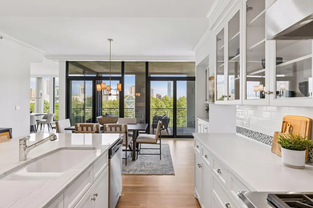 301 Kenwood Parkway #502 Minneapolis, MN 55403