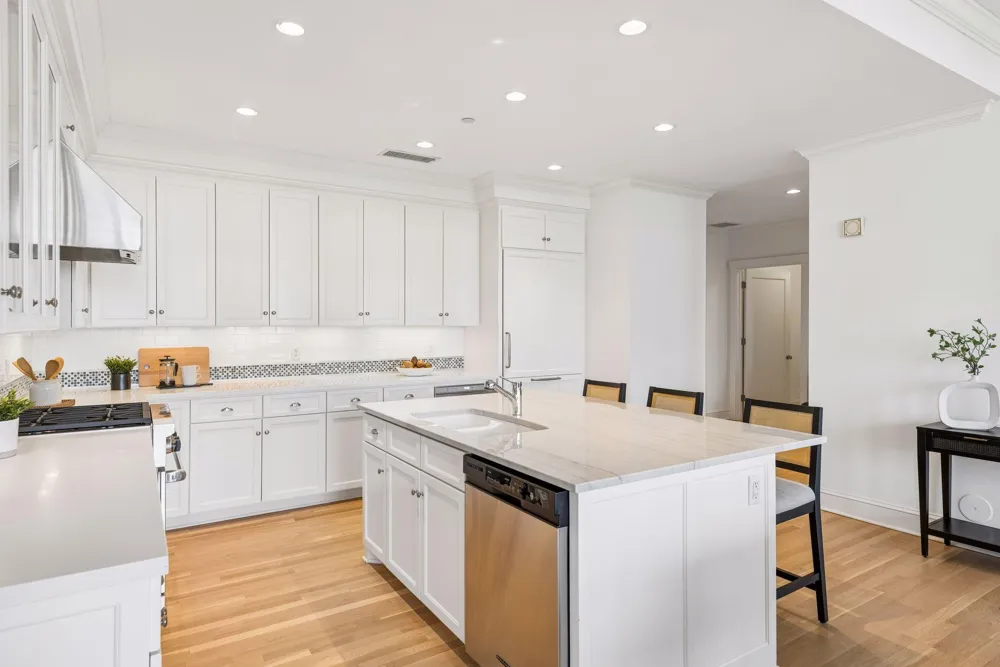 301 Kenwood Parkway #502 Minneapolis, MN 55403