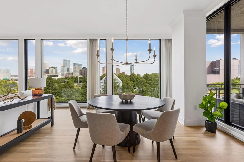 301 Kenwood Parkway #502 Minneapolis, MN 55403