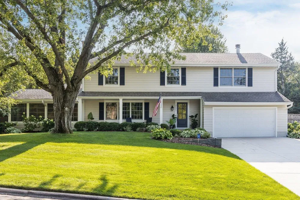 4801 Larkspur Lane Edina, MN 55435