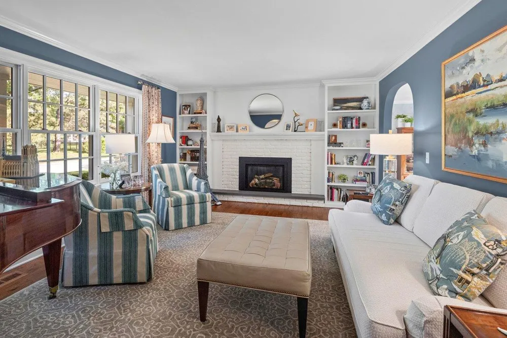 4801 Larkspur Lane Edina, MN 55435