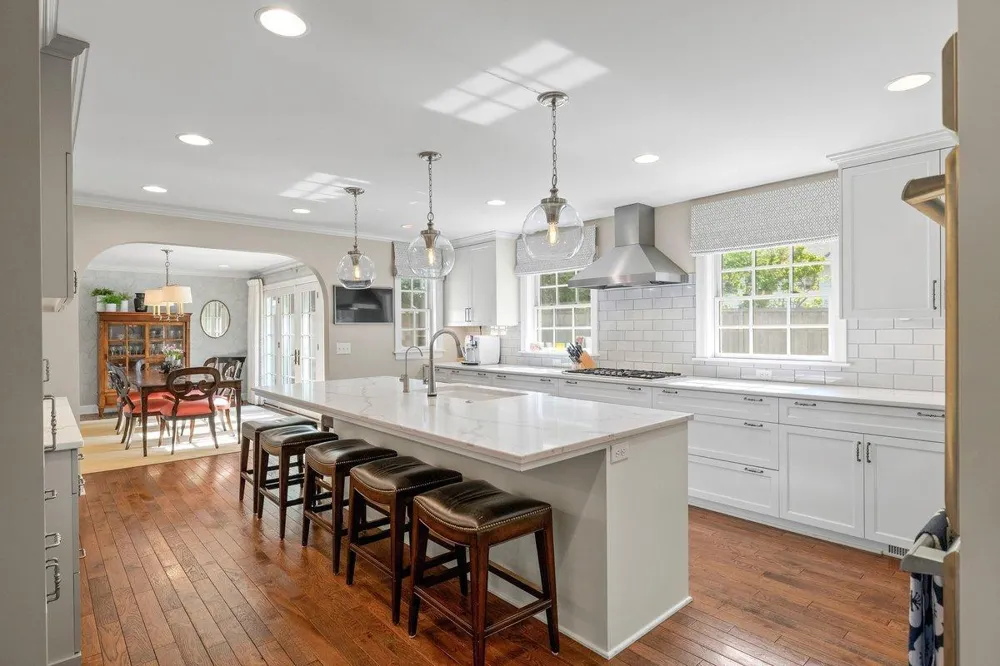4801 Larkspur Lane Edina, MN 55435