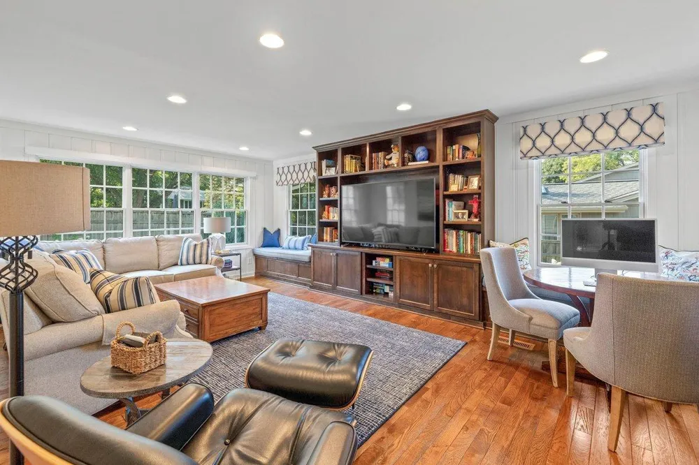 4801 Larkspur Lane Edina, MN 55435