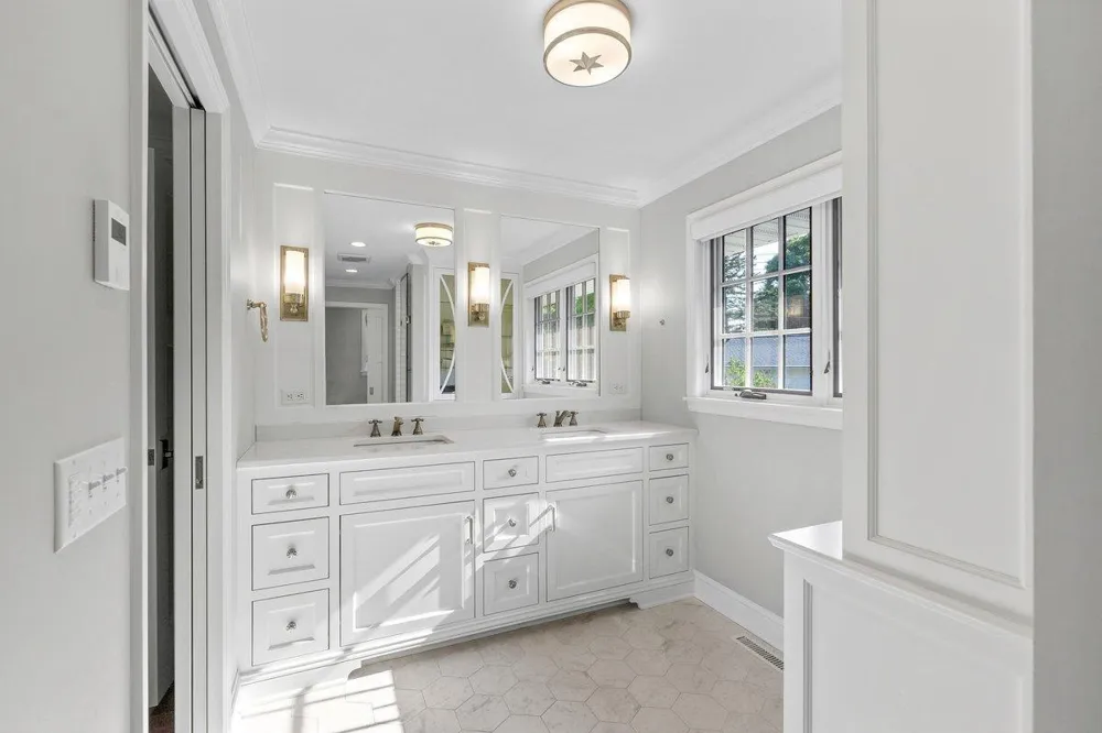 4801 Larkspur Lane Edina, MN 55435