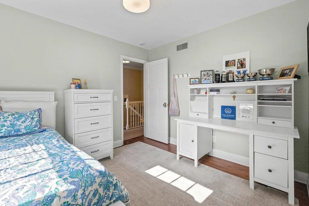 4801 Larkspur Lane Edina, MN 55435