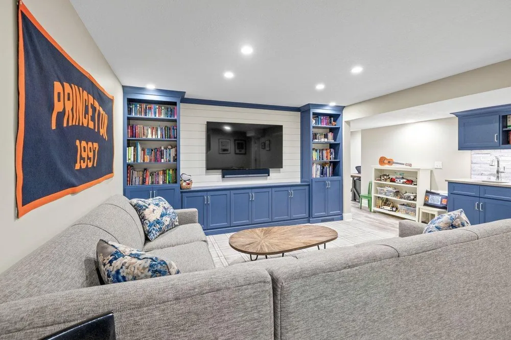 4801 Larkspur Lane Edina, MN 55435
