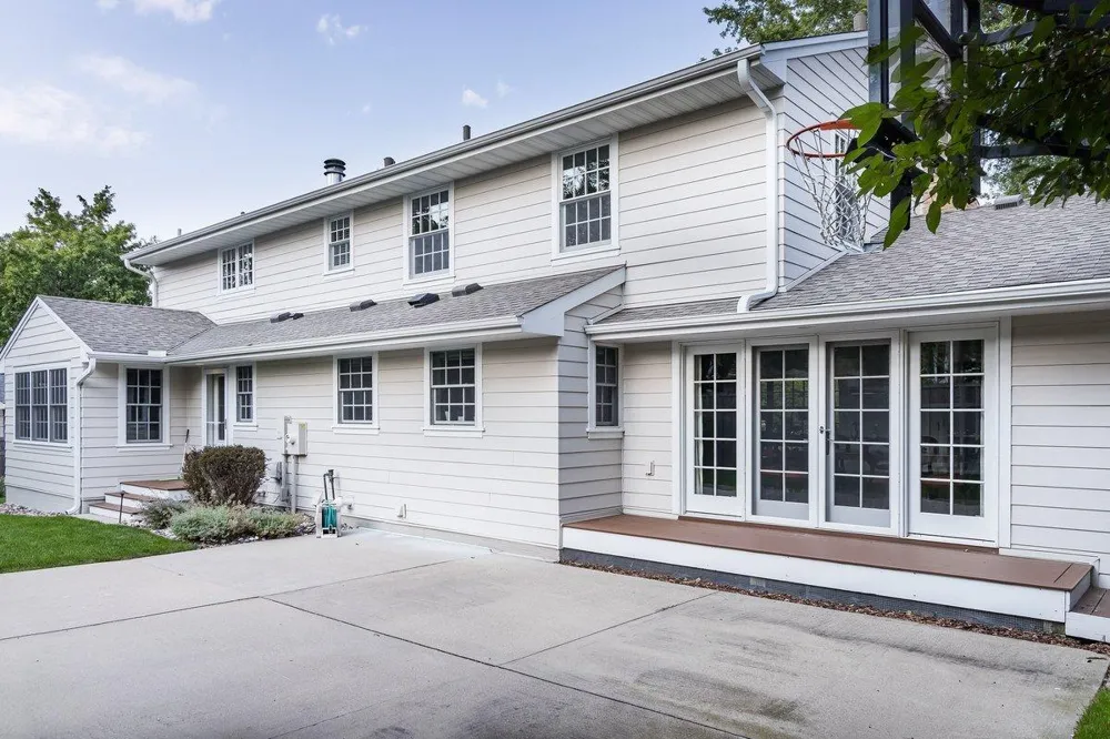 4801 Larkspur Lane Edina, MN 55435