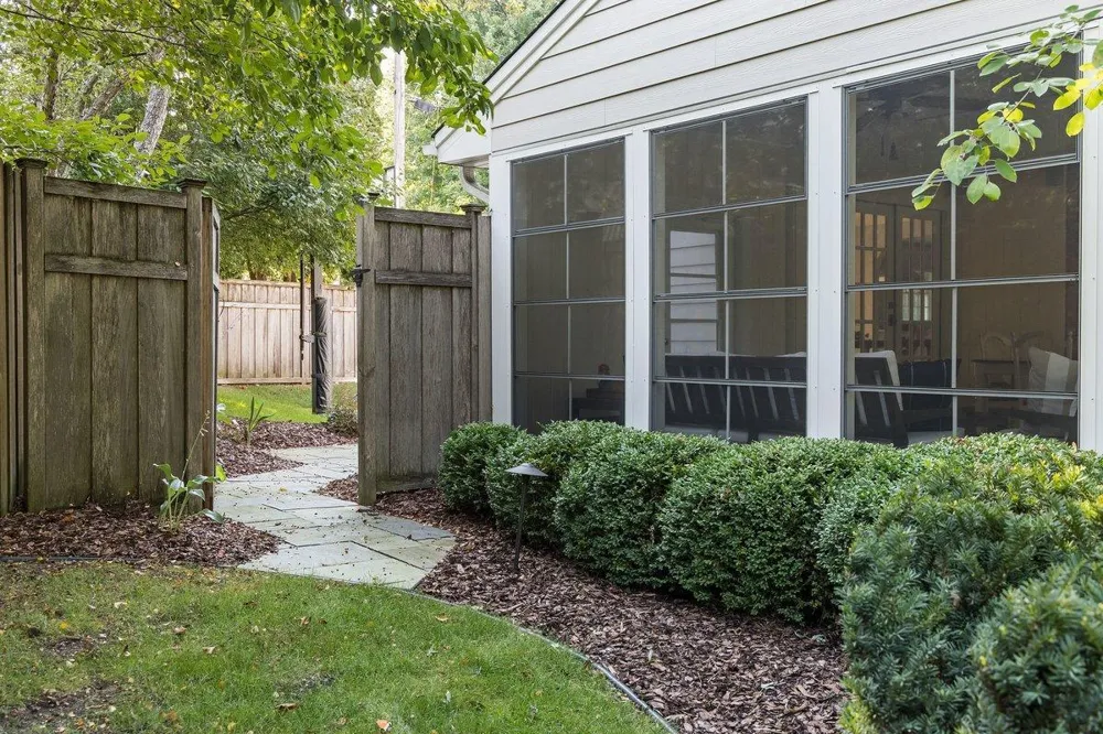 4801 Larkspur Lane Edina, MN 55435