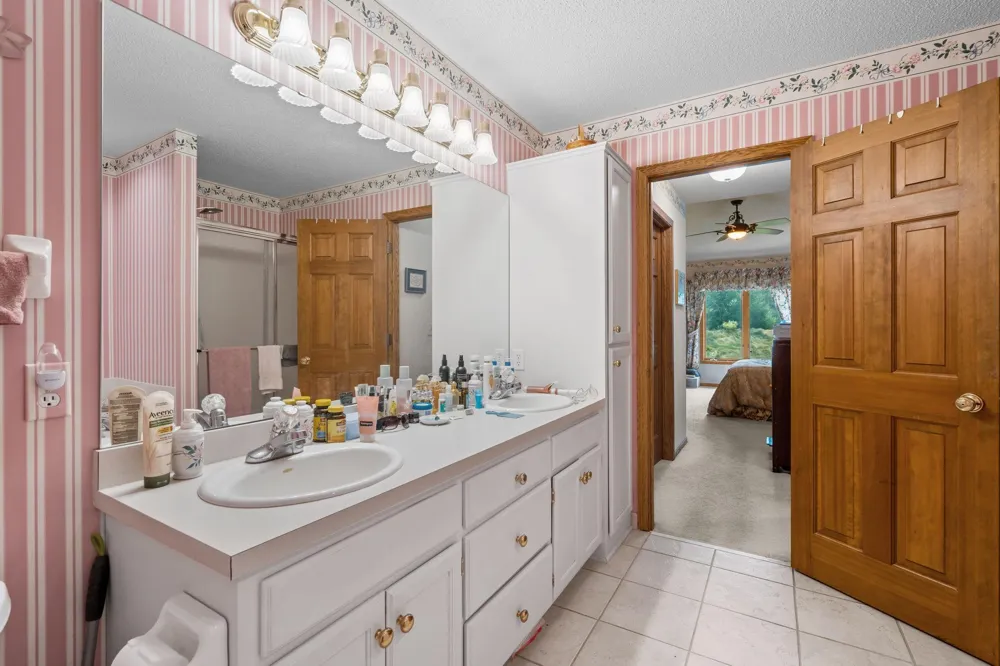 232 Wildflower Court Vadnais Heights, MN 55127