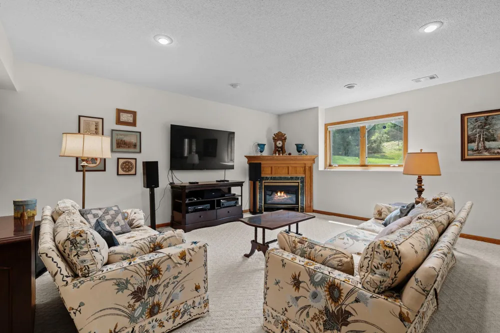 232 Wildflower Court Vadnais Heights, MN 55127