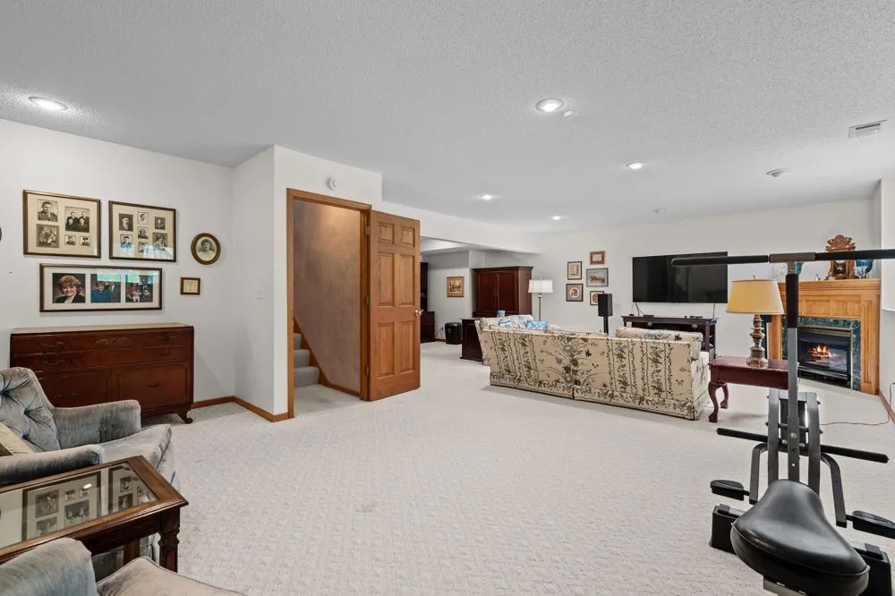 232 Wildflower Court Vadnais Heights, MN 55127
