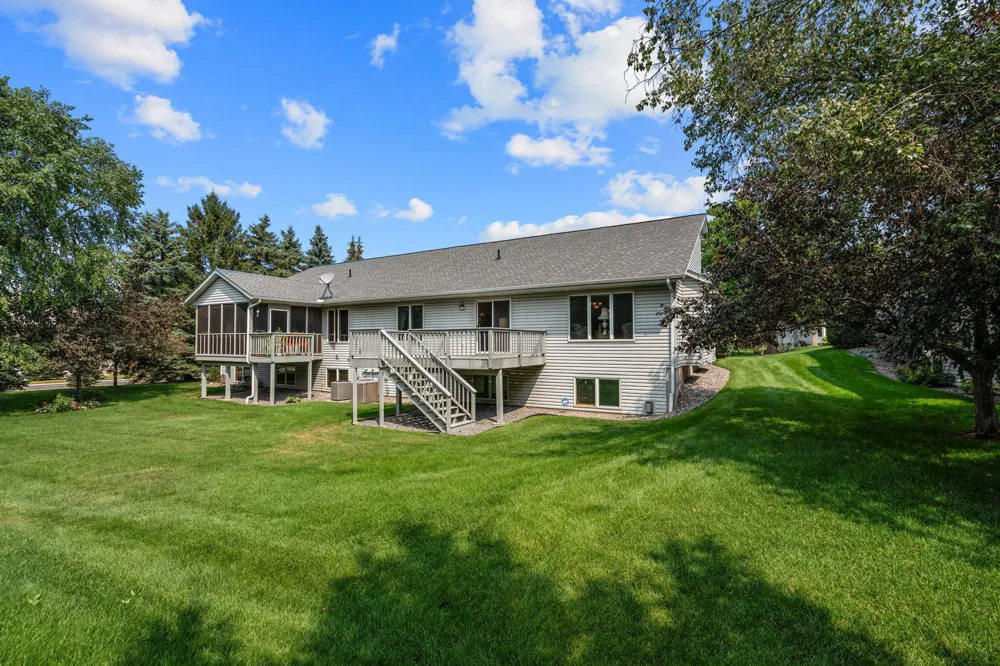 232 Wildflower Court Vadnais Heights, MN 55127