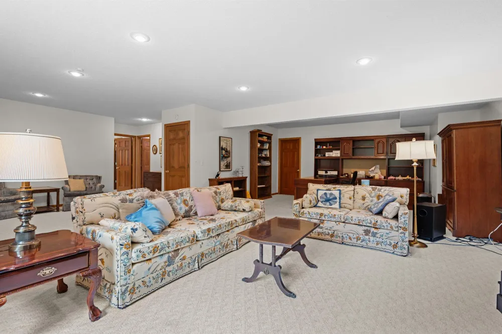 232 Wildflower Court Vadnais Heights, MN 55127
