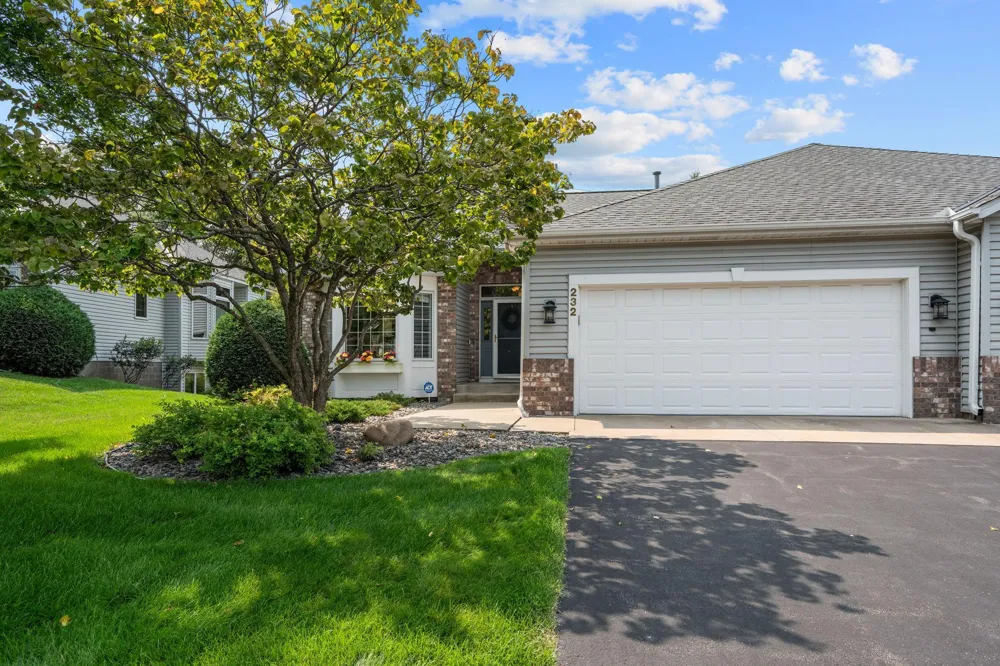 232 Wildflower Court Vadnais Heights, MN 55127