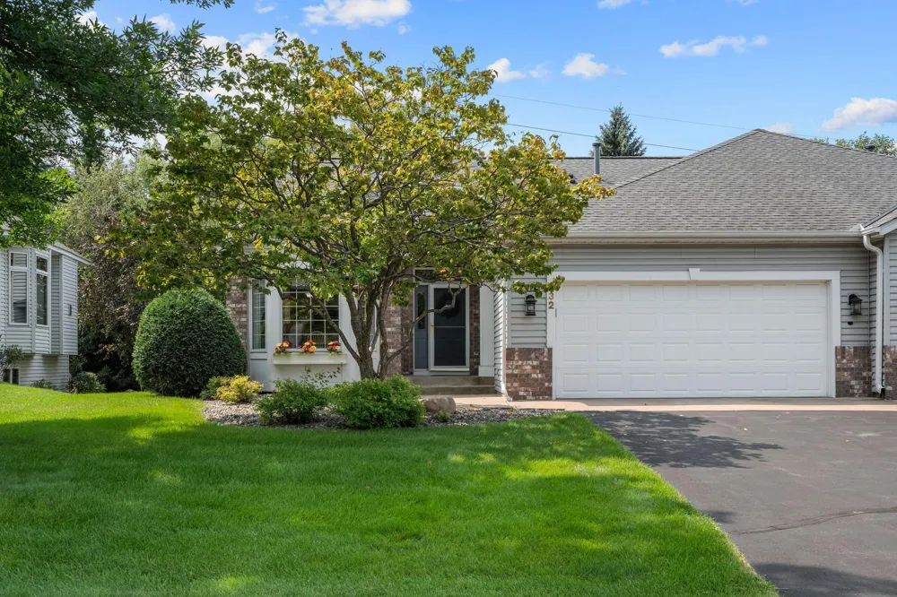 232 Wildflower Court Vadnais Heights, MN 55127