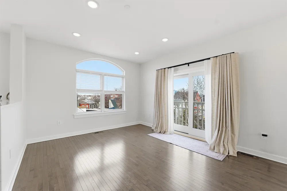 974 SUMMIT AVE Jersey City, NJ 07307