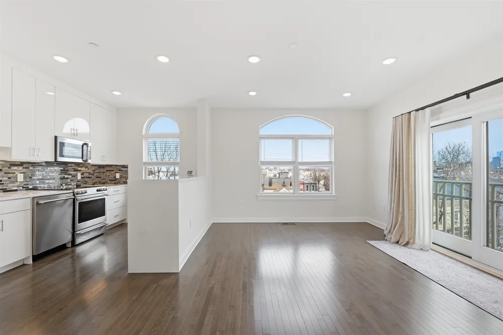 974 SUMMIT AVE Jersey City, NJ 07307