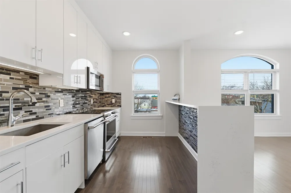 974 SUMMIT AVE Jersey City, NJ 07307