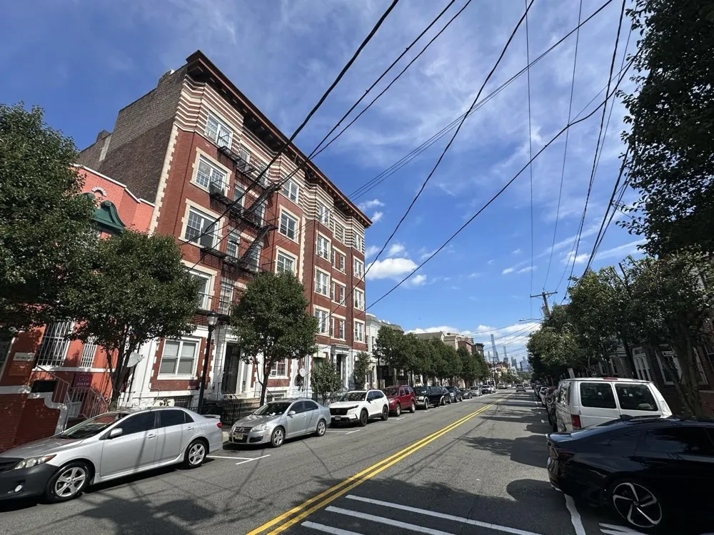 320 49TH ST Union City, NJ 07087