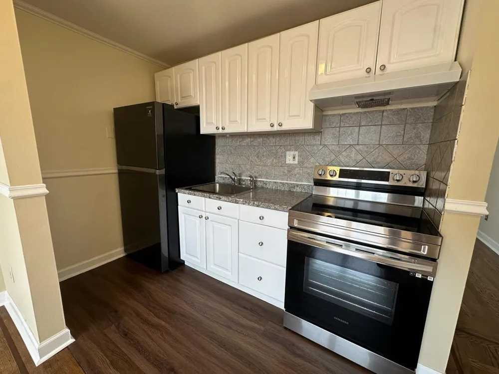 320 49TH ST Union City, NJ 07087
