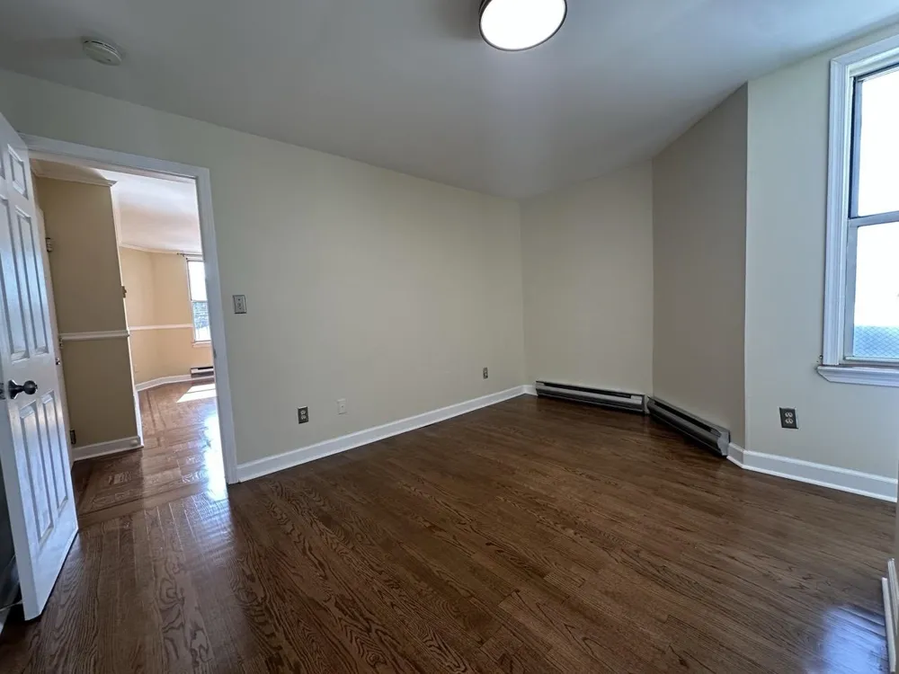 320 49TH ST Union City, NJ 07087