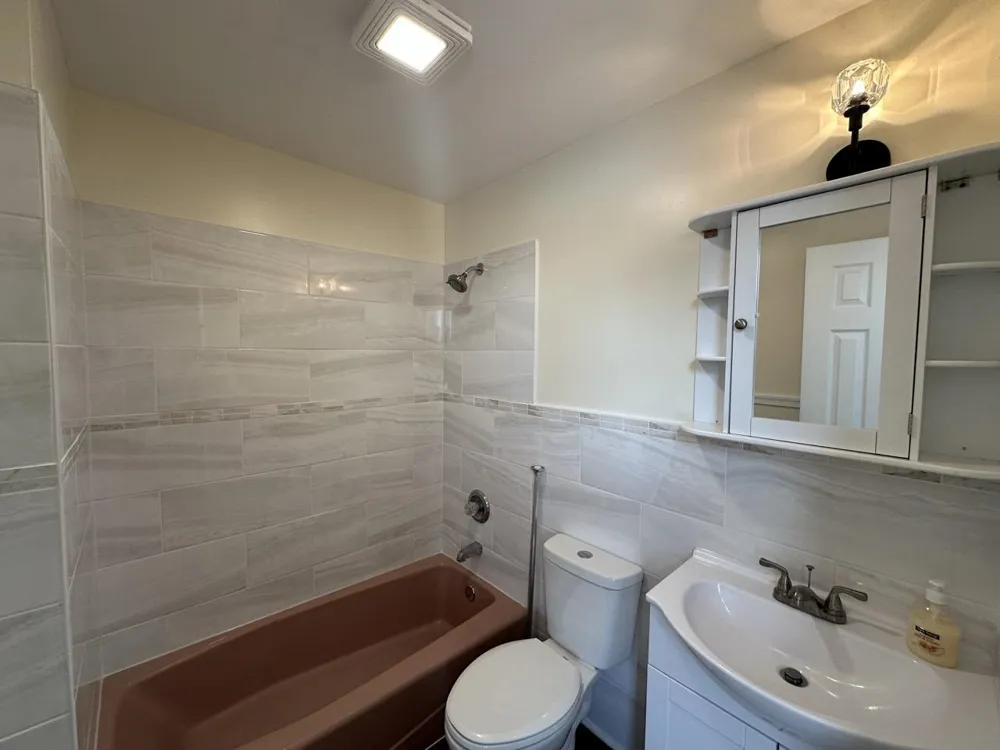 320 49TH ST Union City, NJ 07087