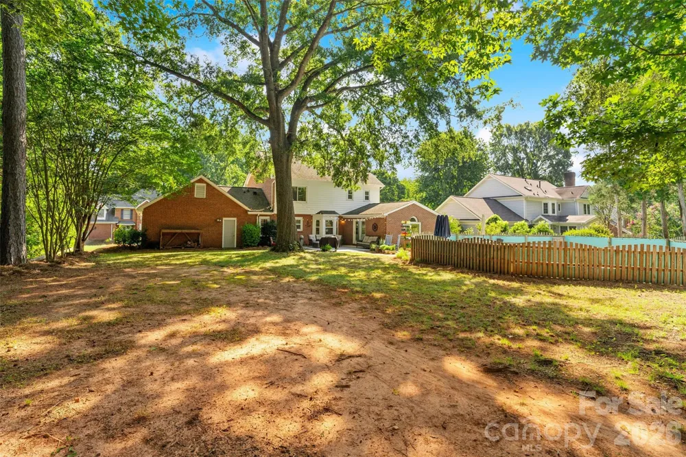 2010 Glendalough Lane Matthews, NC 28105