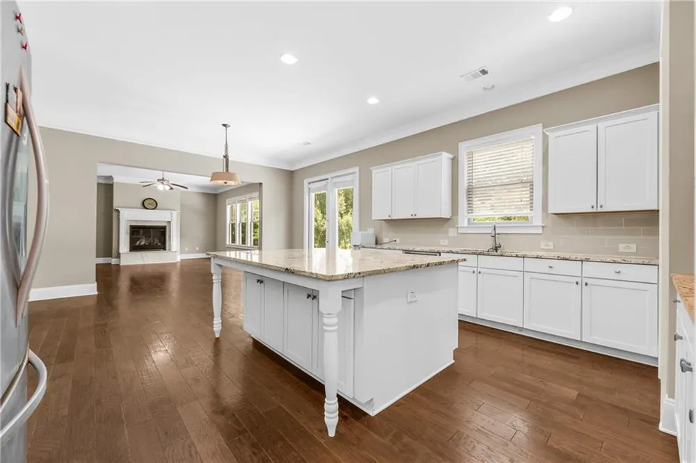 3760 Kentwood Court Suwanee, GA 30024