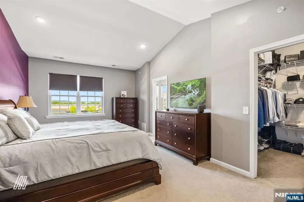 107 Wesmont Drive Wood Ridge, NJ 07075
