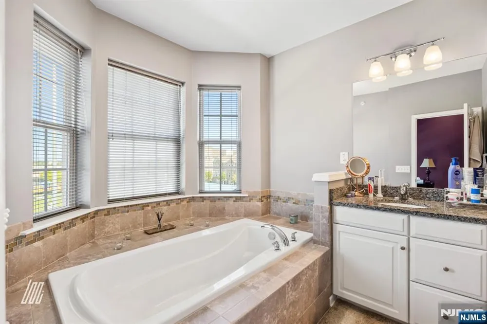 107 Wesmont Drive Wood Ridge, NJ 07075