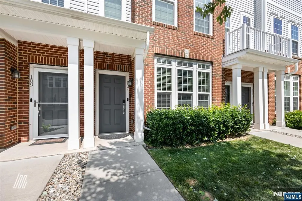 107 Wesmont Drive Wood Ridge, NJ 07075