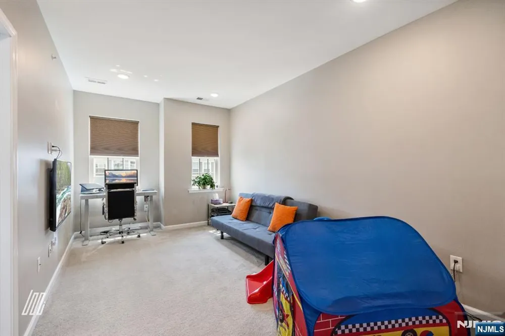 107 Wesmont Drive Wood Ridge, NJ 07075