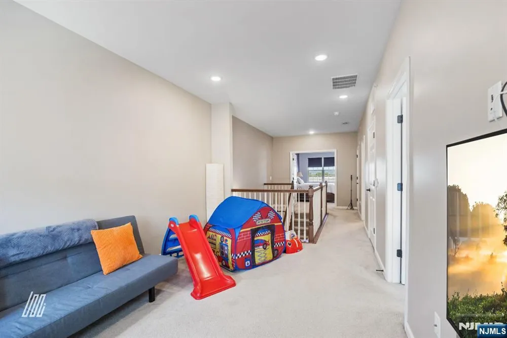 107 Wesmont Drive Wood Ridge, NJ 07075