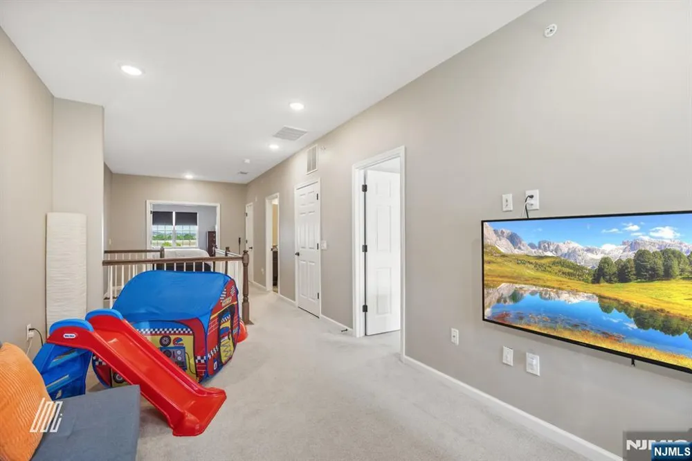 107 Wesmont Drive Wood Ridge, NJ 07075