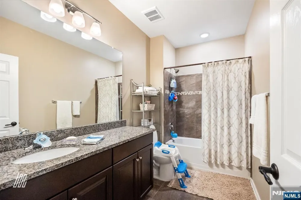 107 Wesmont Drive Wood Ridge, NJ 07075