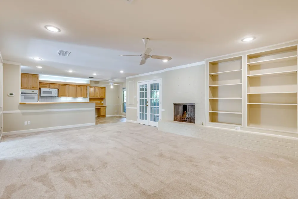 28 Bounty Road W Benbrook, TX 76132