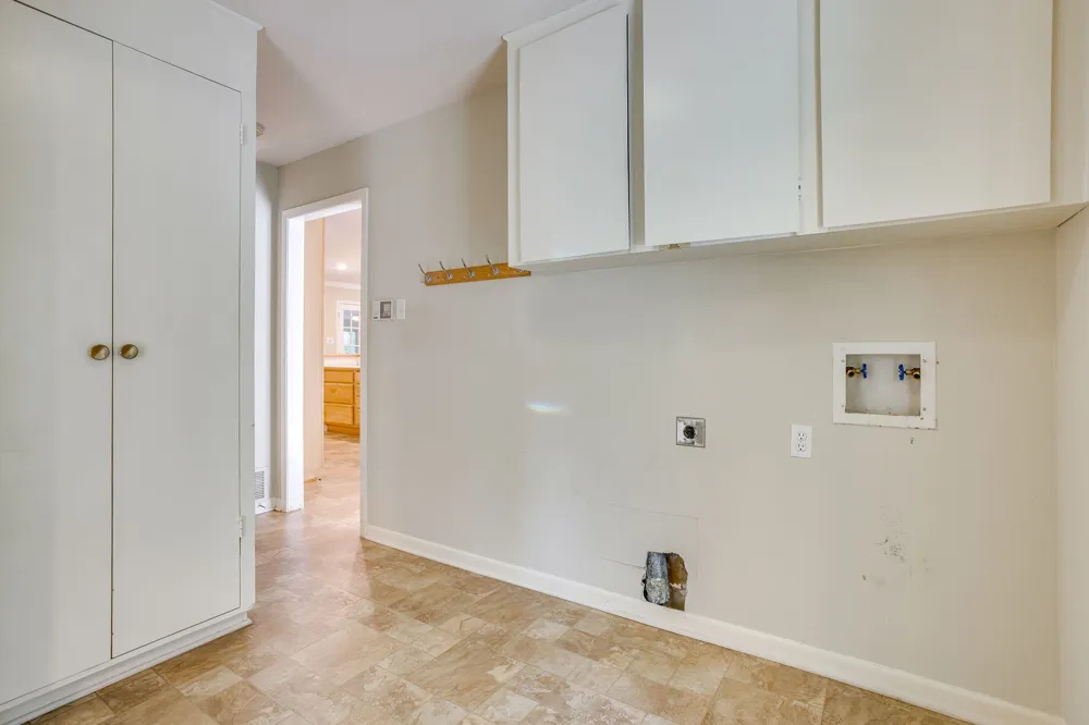 28 Bounty Road W Benbrook, TX 76132