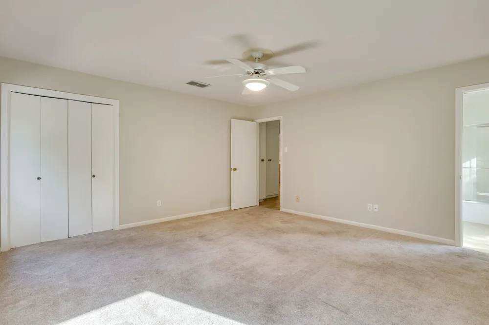 28 Bounty Road W Benbrook, TX 76132