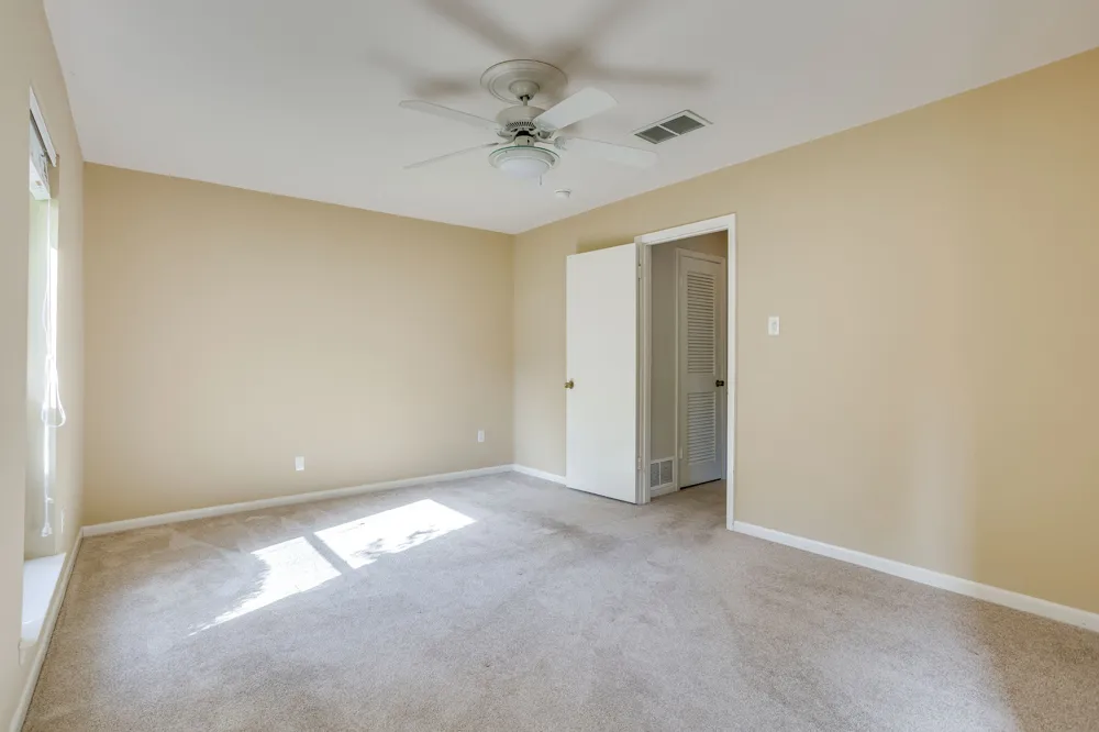28 Bounty Road W Benbrook, TX 76132