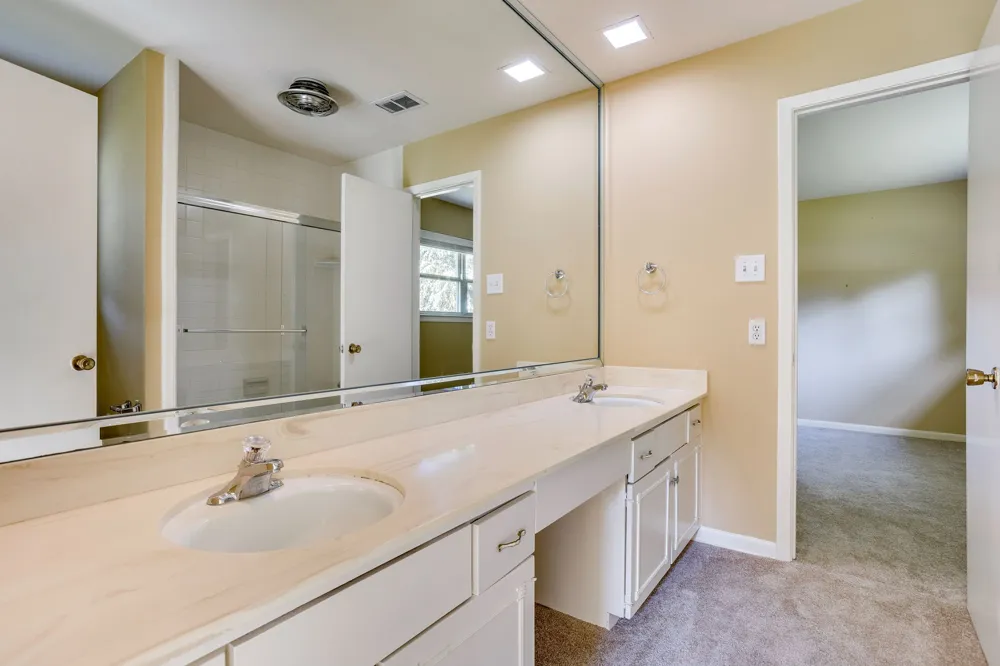 28 Bounty Road W Benbrook, TX 76132