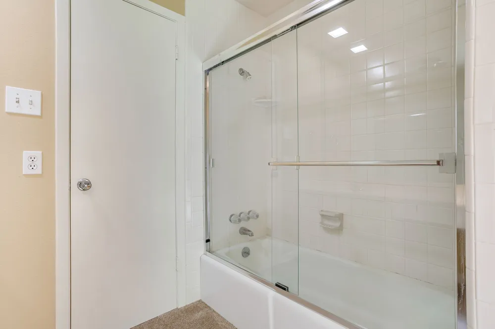 28 Bounty Road W Benbrook, TX 76132