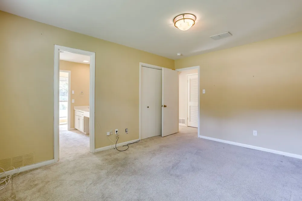 28 Bounty Road W Benbrook, TX 76132