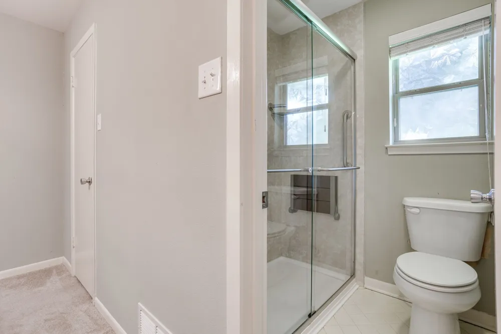 28 Bounty Road W Benbrook, TX 76132