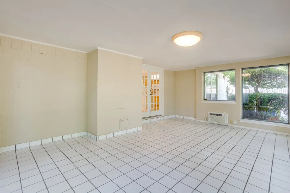 28 Bounty Road W Benbrook, TX 76132
