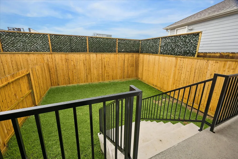 1520 W 21st St #A Houston, TX 77008