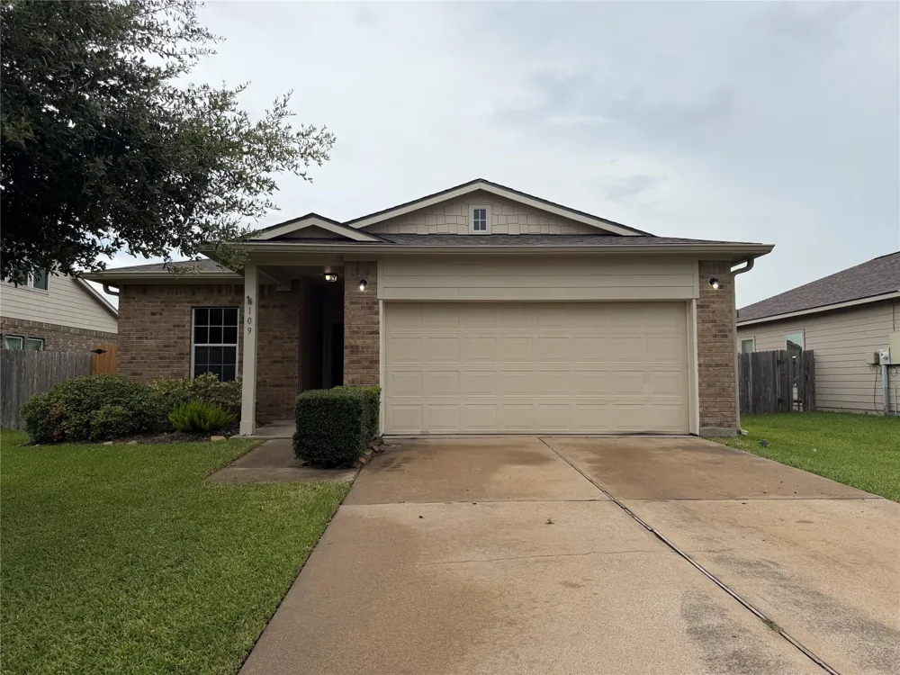 109 Mustang Stampede Drive La Marque, TX 77568